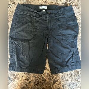 Old Navy - women’s size 8 - black shorts